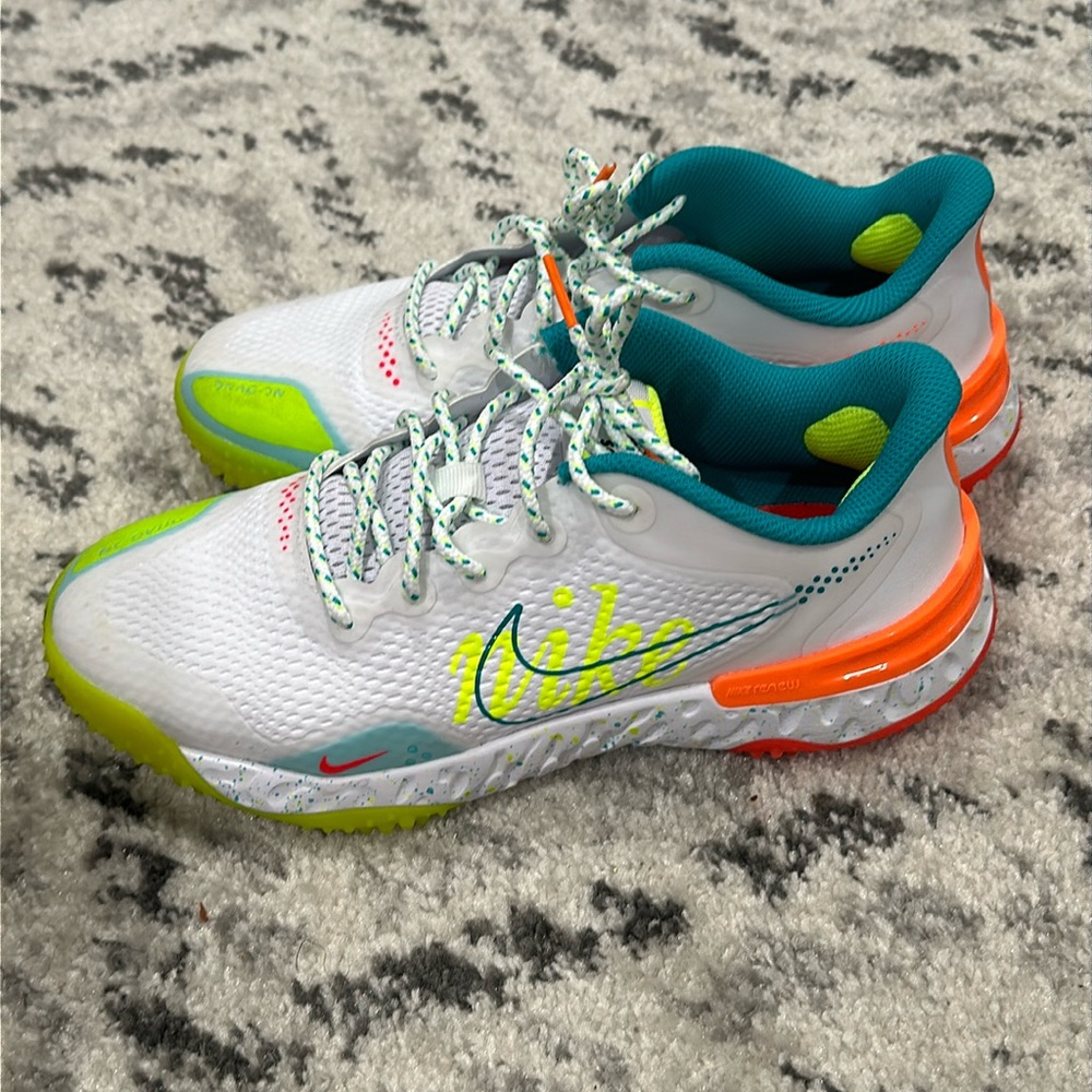 Nike softball sneaker